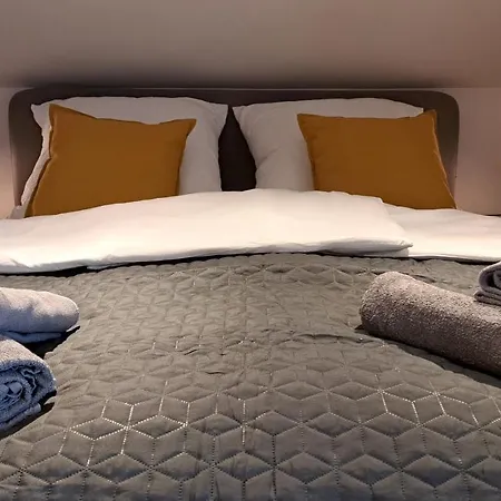 Modernes Loft Mit Dachterrasse Und Parkplatz شقة *