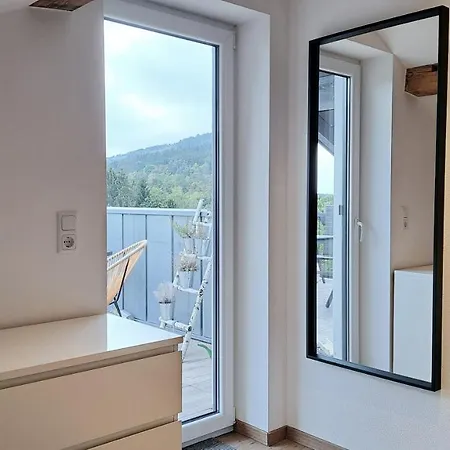 Modernes Loft Mit Dachterrasse Und Parkplatz بِرنريد